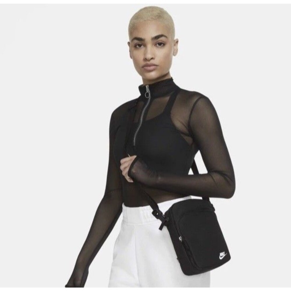 Nike Black Heritage Crossbody Bag 4L